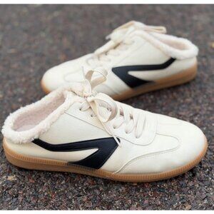 Dolce vita shearling lined slip on sneakers. Womens 10